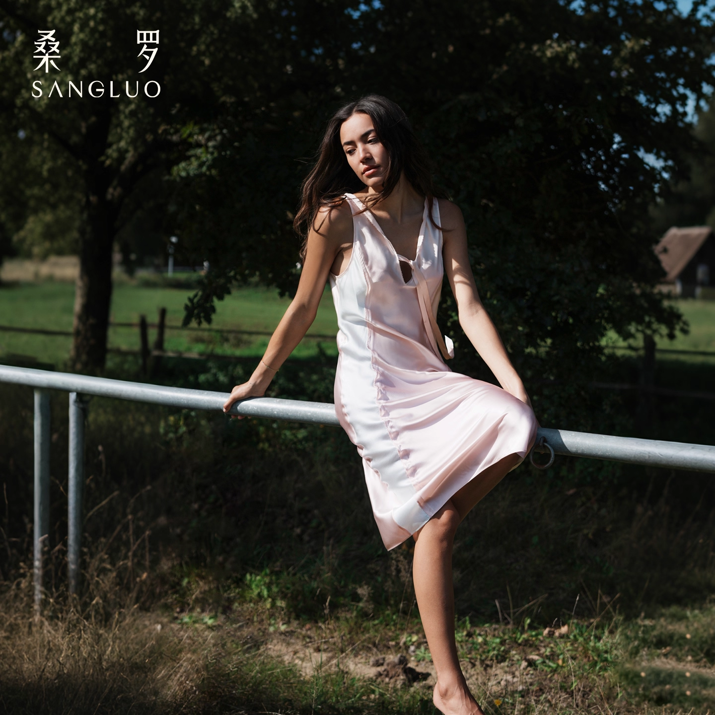 100% mulberry silk V-neck silk halter dress
